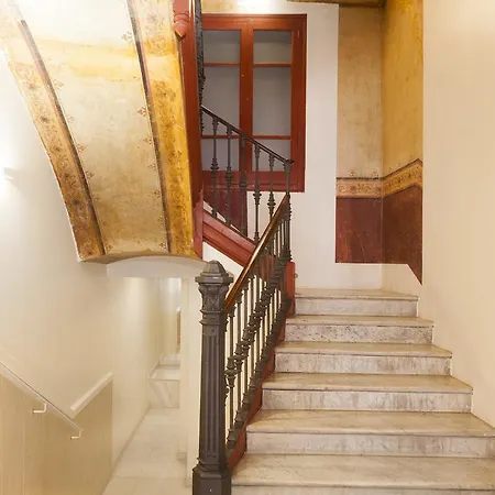 En Casa De Girona 17 *