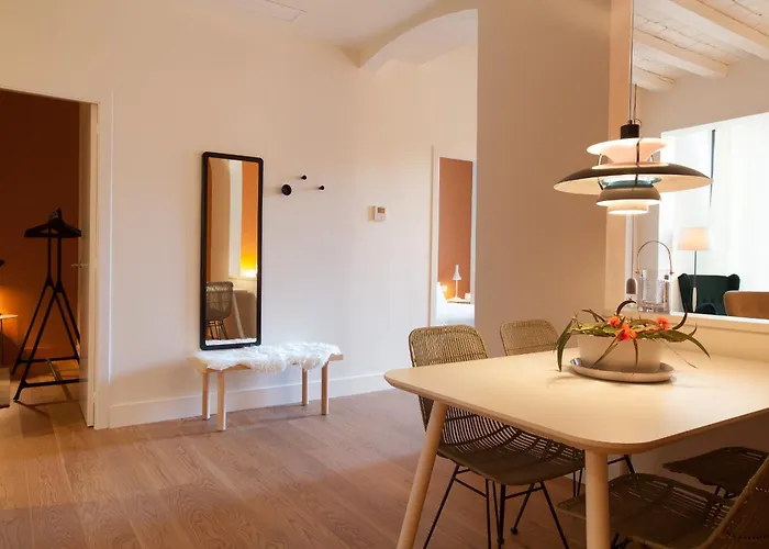 En Casa De Girona 17
