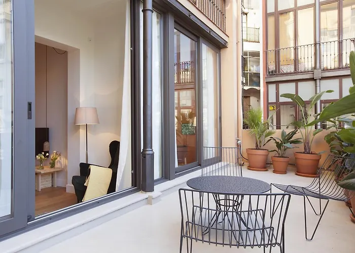 En Casa De Girona 17 *